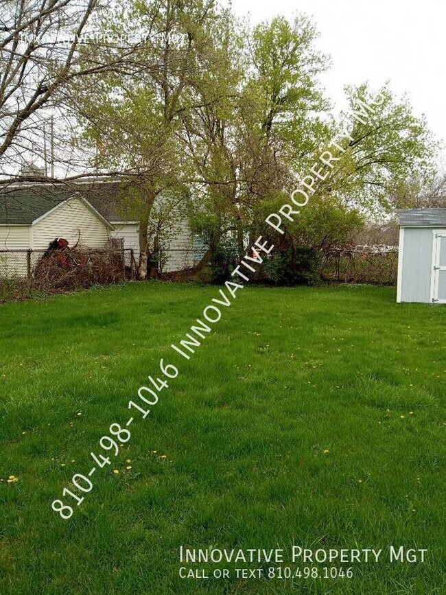 Building Photo - Stunning remodeled 2 bedroom 1 bath featur...