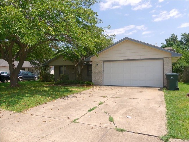 Building Photo - 472 Clearfield Dr