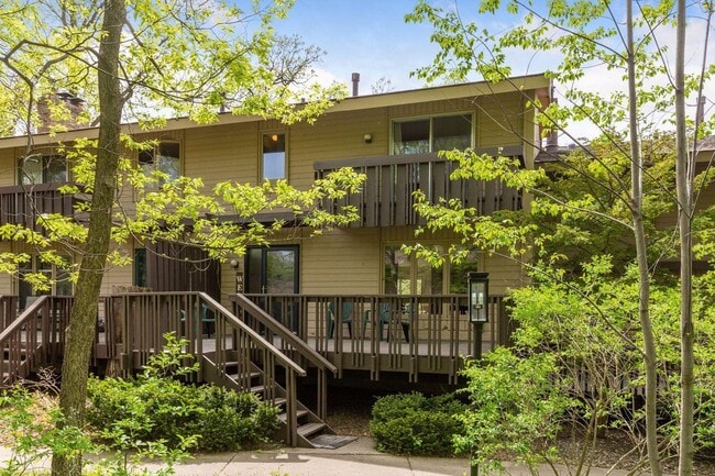 Building Photo - 37 Birnamwood Dr