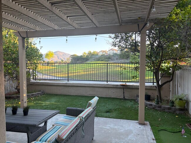 Foto del edificio - 2300 Greenbriar Dr