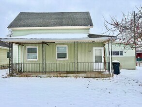 Building Photo - 919 S 25th St