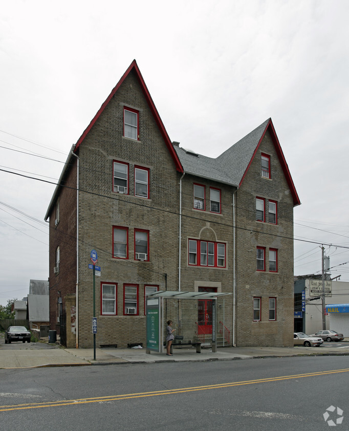 Primary Photo - 284 Mcclean Ave