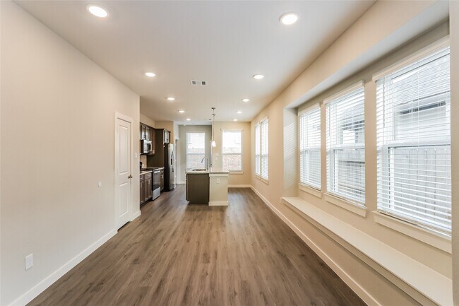 Foto del edificio - 2315 Foster Hl Rd