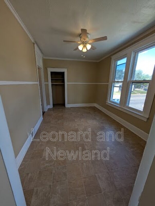 Foto del edificio - 1330 Maple Ave