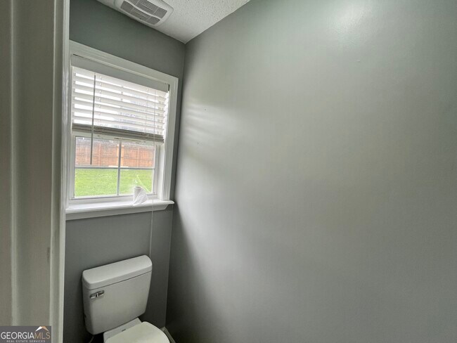 Foto del edificio - 102 Myles Ln