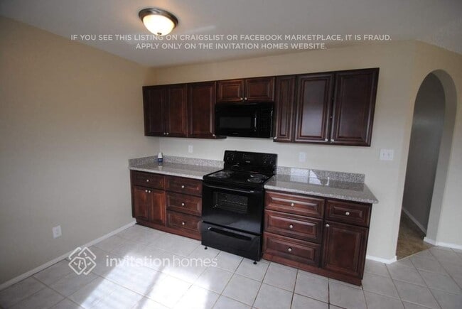 Foto del edificio - 3265 E Carmel Ave