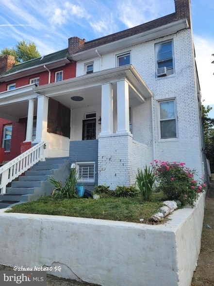 2929 Ellicott Driveway