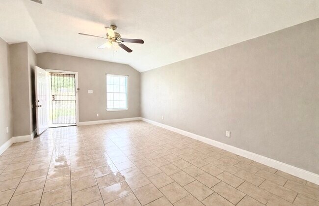 Foto del edificio - 5200 Carol Ave