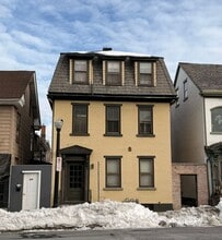 Building Photo - 326 W Broad St