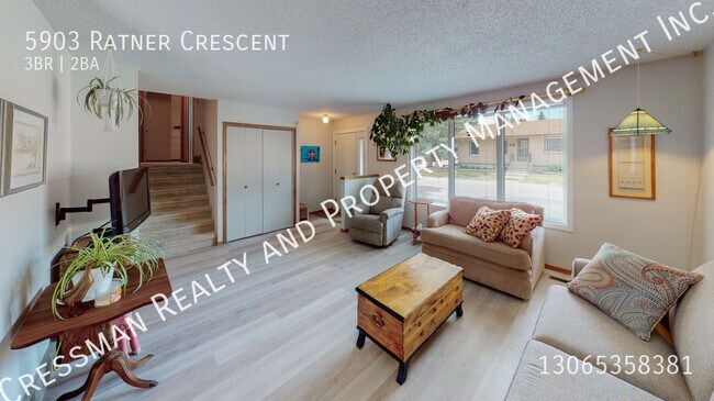 Photo du bâtiment - Full 3 Bed, 2 Bath House in Lakewood with Double detached Garage and Backyard!