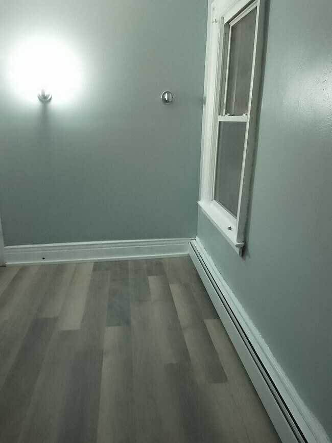 Building Photo - Charming 3BR,1 bath apartment in Buffalo