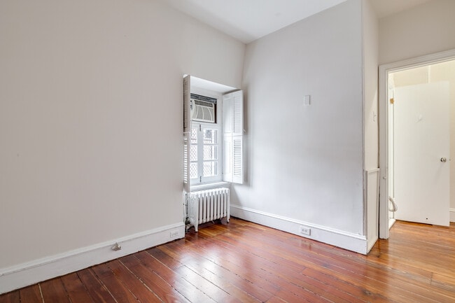 Building Photo - 331 S 18th St