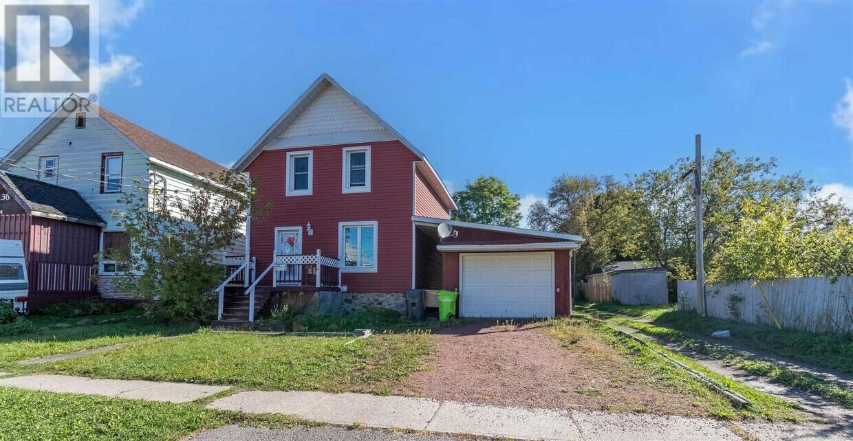 Photo principale - 3 Bedroom, 2 Bathroom Home – $2,225/month ...