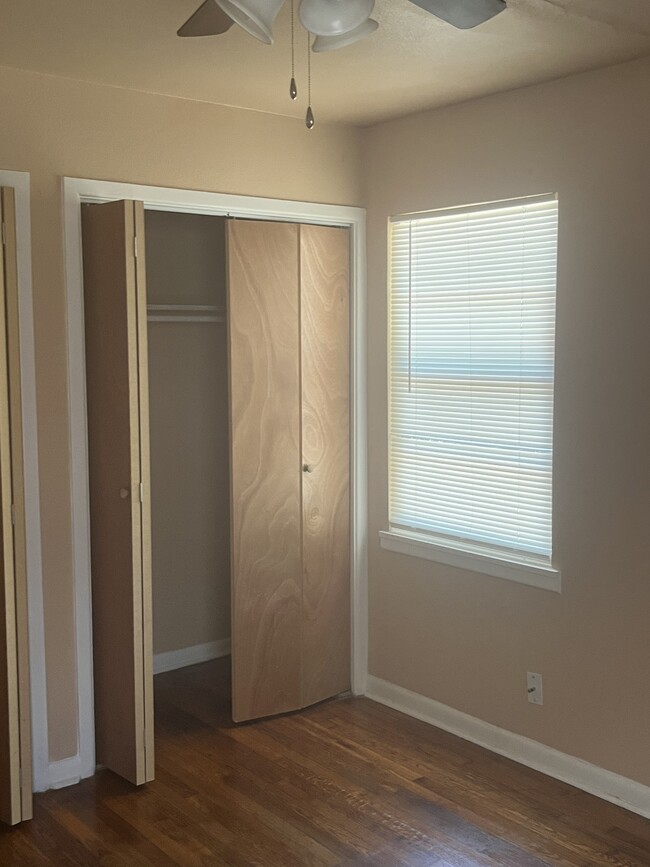 Building Photo - 1409 Redondo Drive