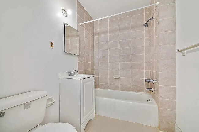 Foto del edificio - 318 W 14th St