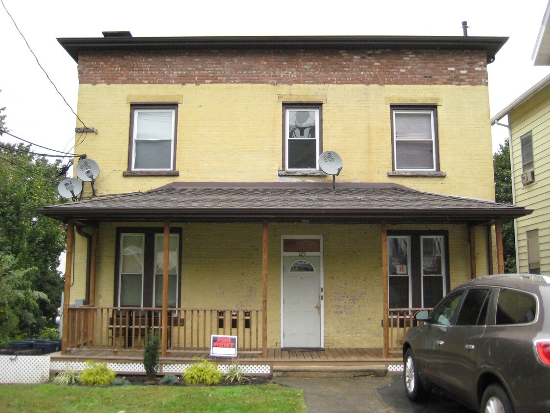Primary Photo - 125 Hudson St
