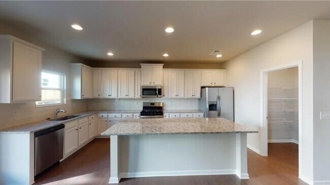 Foto del edificio - 205 Ridge Valley Dr