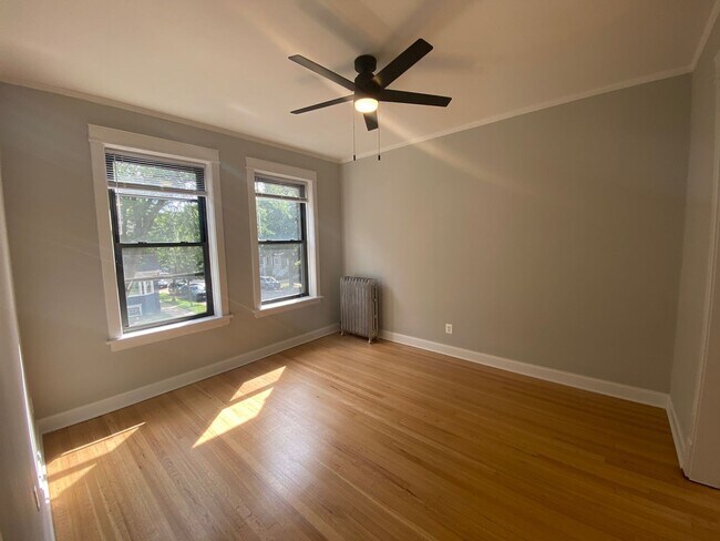 Foto del edificio - 1314 W Waveland Ave