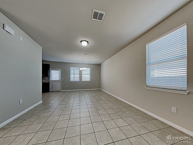 Foto del edificio - 5343 Marsh Ln