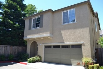Building Photo - 40 Sturla Way