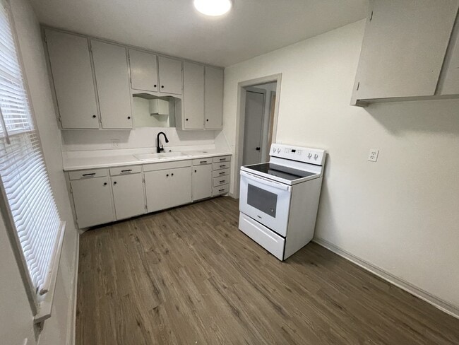 Foto del edificio - 3b, 1b Home in The Village