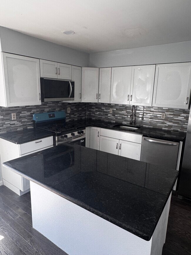 Kitchen - 261 S Allen St