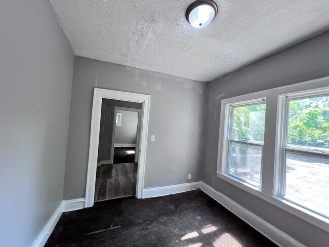Building Photo - 3362 E 145th St