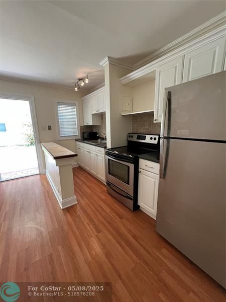 Foto del edificio - 1325 NE 5th Terrace