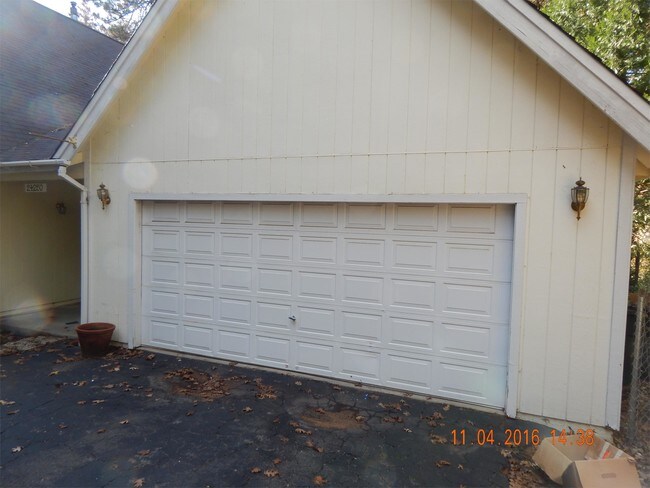 Building Photo - 24250 Oxbow Ln N