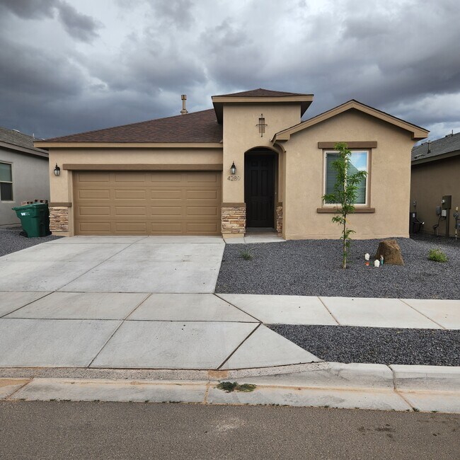 Foto del edificio - 4289 Crowned Eagle Loop NE