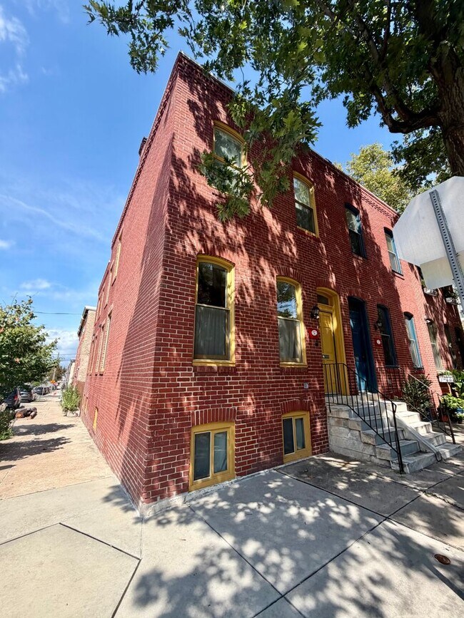 Building Photo - 3847 Spring Garden St