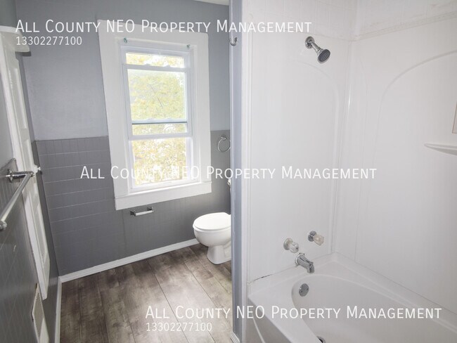 Building Photo - 1 bdr, 1 bath unit available!