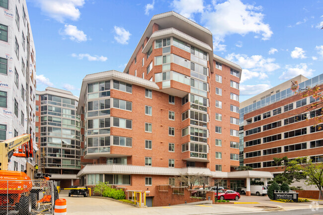 1001 N Vermont St - West View at Ballston Metro