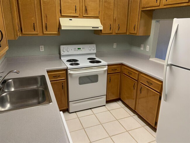 Building Photo - 2144 Sandpebble Ct