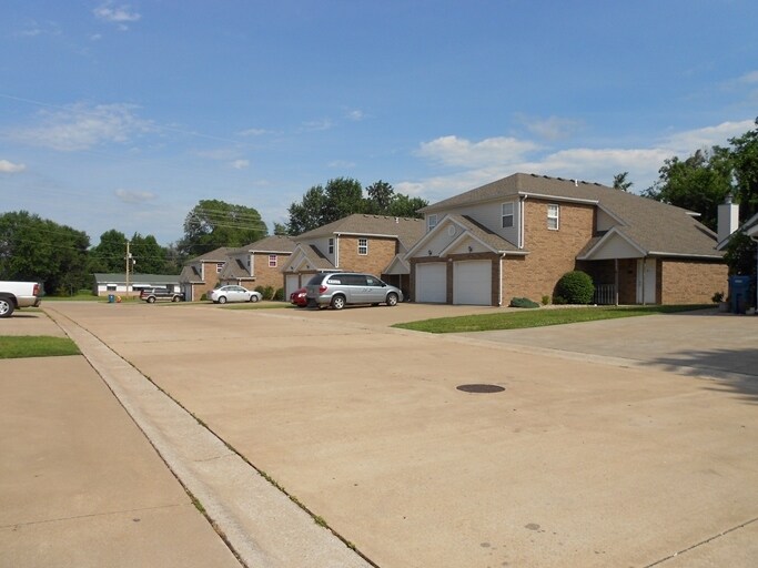 Primary Photo - Connecticut Townhomes