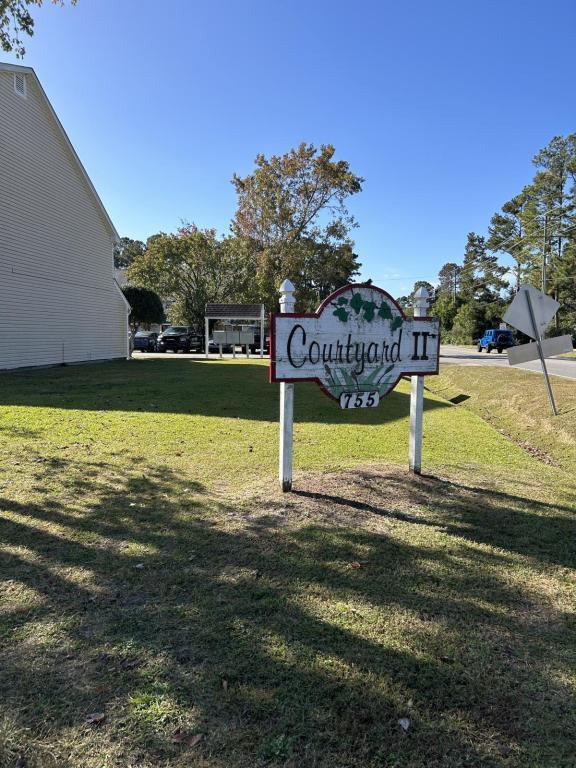 Foto del edificio - 755 Burcale Rd