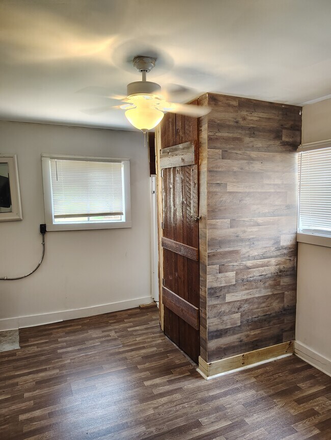 Foto del edificio - 398 Cook Rd