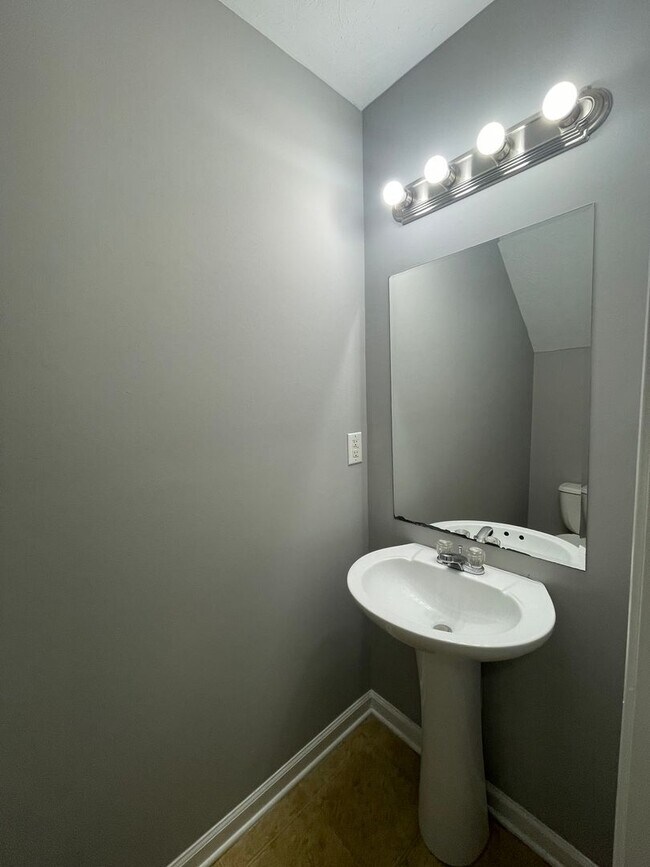 Foto del edificio - 1423/1425 Creekside