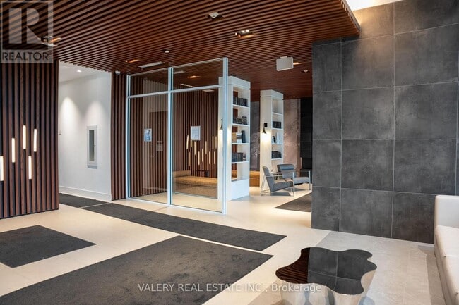 Building Photo - 297 Oak Walk Dr