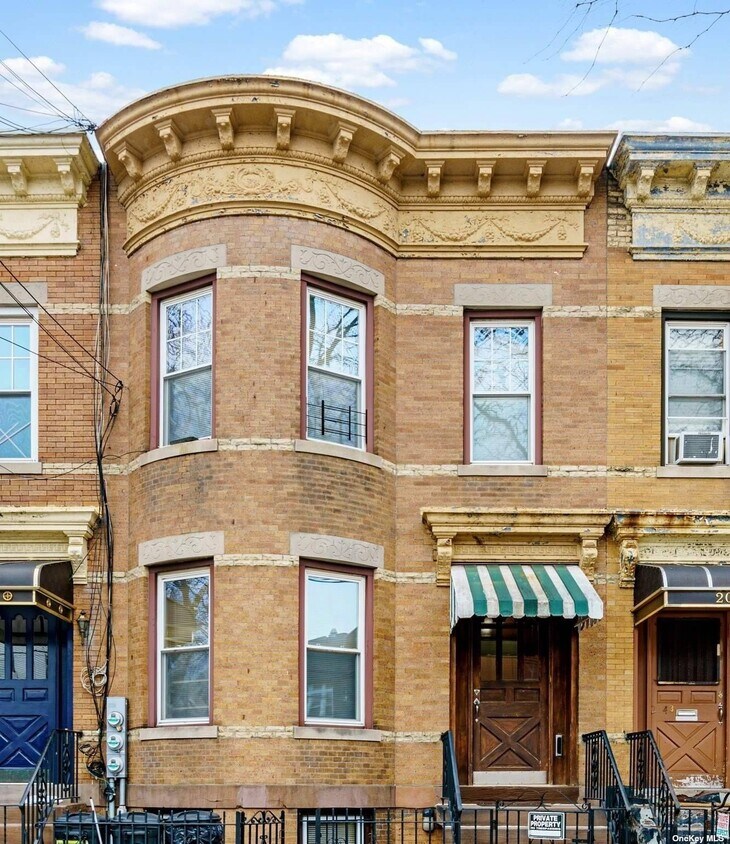 204141 Himrod St, Queens, NY 11385 Room for Rent in Queens, NY