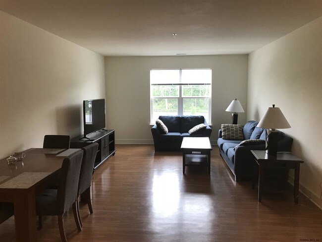 Foto del edificio - 1453 Hillside Ave