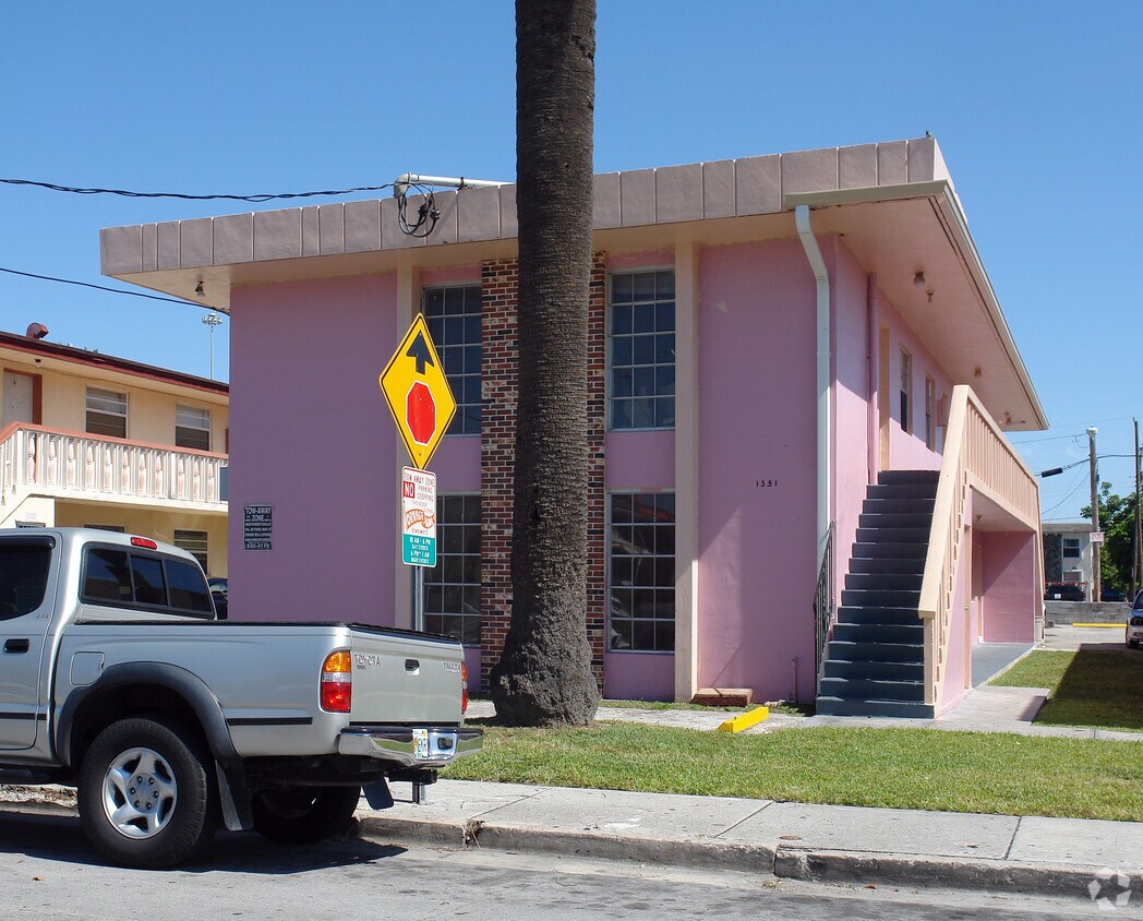 Primary Photo - 1351 NW 3rd St