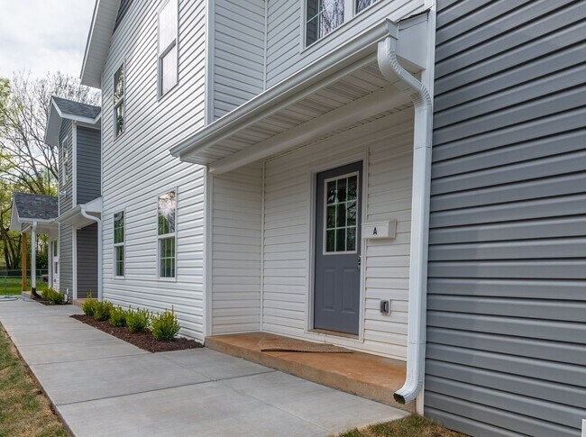 Building Photo - 719 S. Main Ave