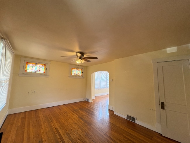 Foto del edificio - 7450 Fleming St