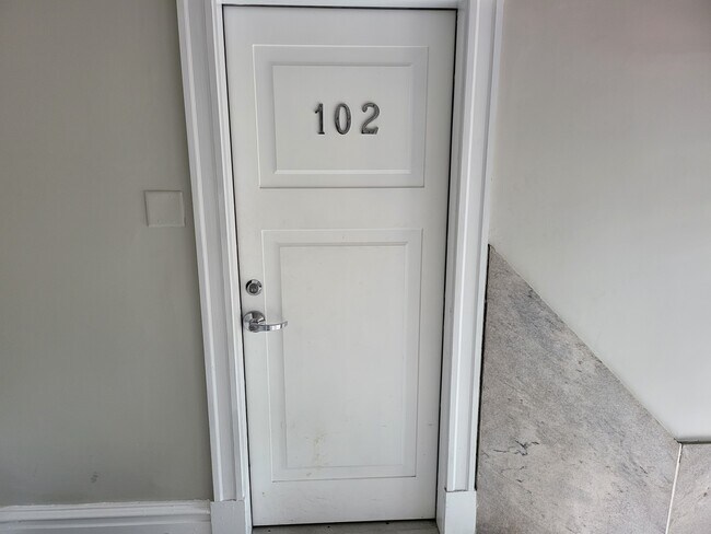 Foto del edificio - 6126 Washington Blvd Unit Apt 102