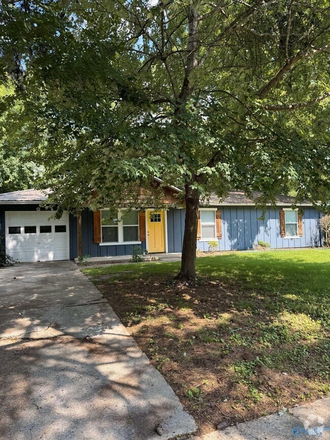 Building Photo - 902 Danmann Cir SE
