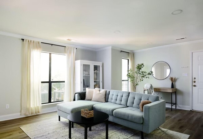 Foto del edificio - 2711 Randolph Rd