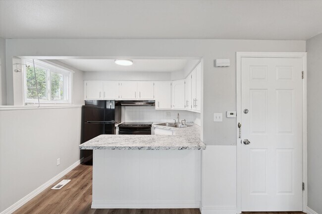 Foto del edificio - 3145 Sherbrooke Rd