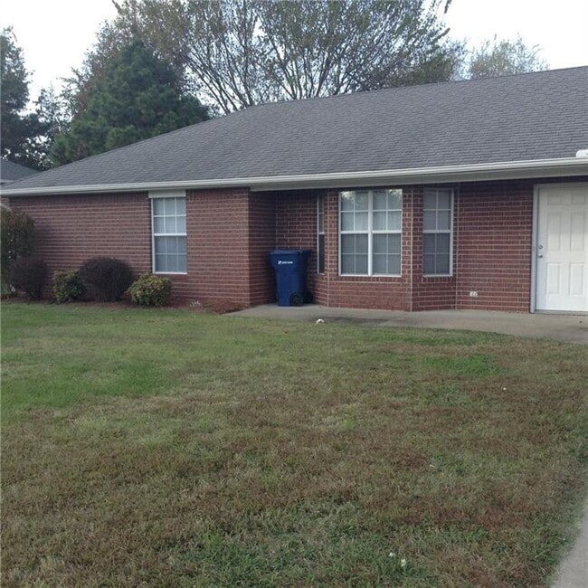 Building Photo - 2152 Kristy Ln