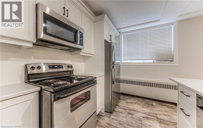 Building Photo - 5 Heiman St